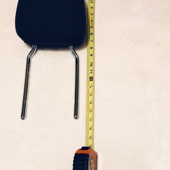Adjustable Head Restraints - Picture 3 of 8